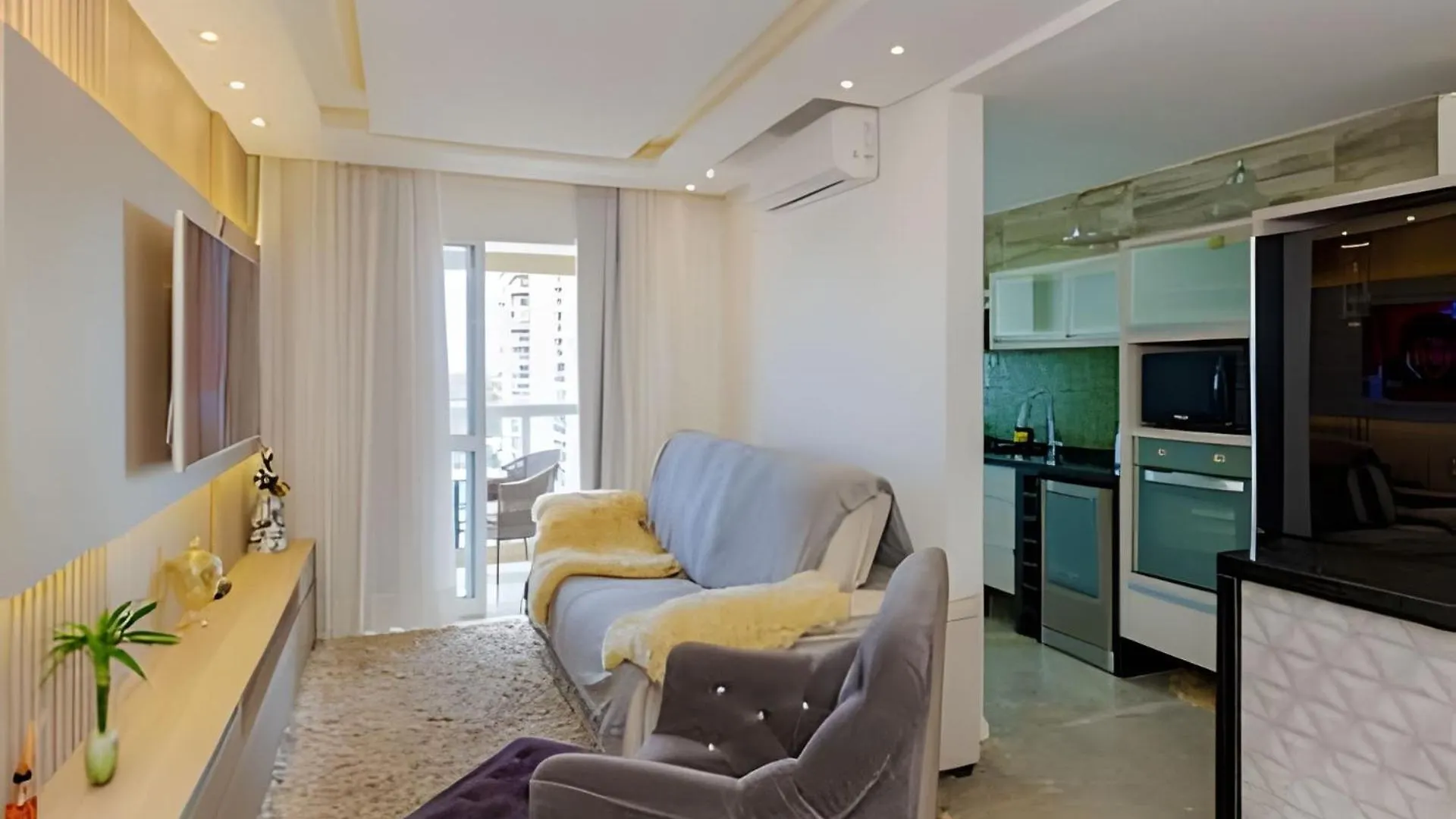 Apartamento Espacoso & Aconchegante - 3 Quartos C/ Ar Condicionado - Ate 12 Pessoas Porto Alegre 0*,  Brasil